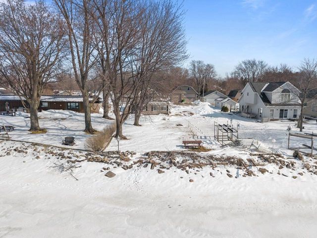 2963 SUNSET POINT LANE, Oshkosh, WI 54904