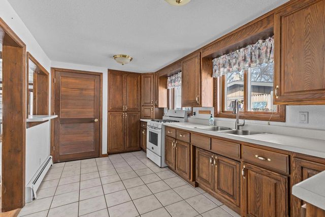 2963 SUNSET POINT LANE, Oshkosh, WI 54904