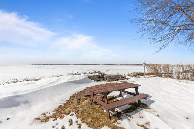 2963 SUNSET POINT LANE, Oshkosh, WI 54904