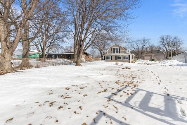 2963 SUNSET POINT LANE, Oshkosh, WI 54904
