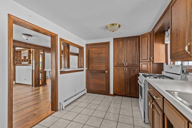 2963 SUNSET POINT LANE, Oshkosh, WI 54904