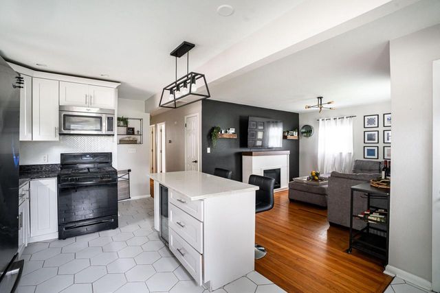 15565 Carpenter ROAD, Brookfield, WI 53005