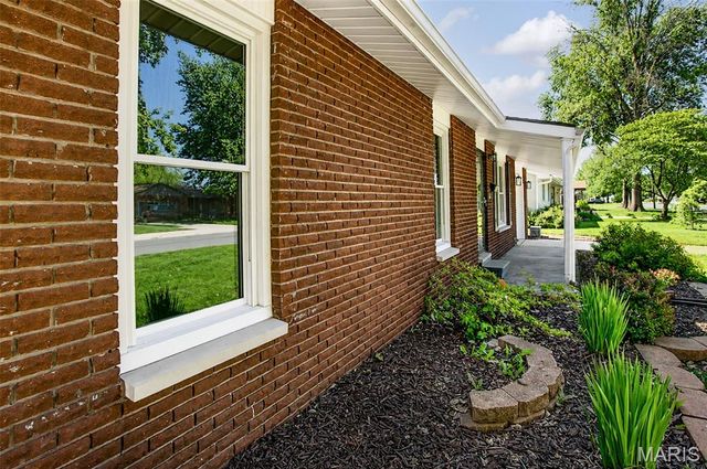 421 Montana Street, Bethalto, IL 62010