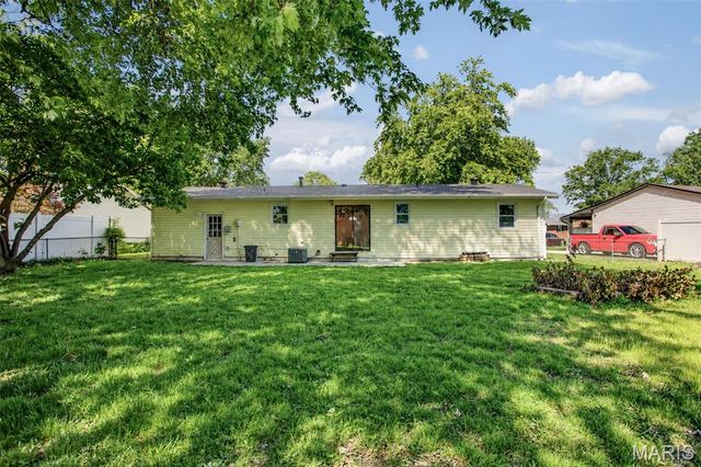 421 Montana Street, Bethalto, IL 62010