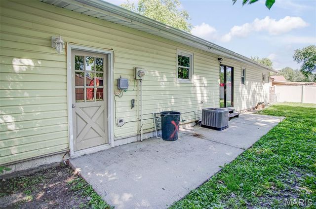 421 Montana Street, Bethalto, IL 62010