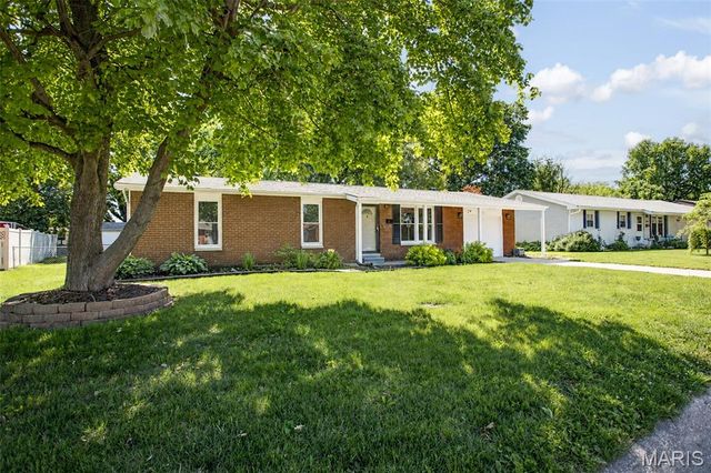 421 Montana Street, Bethalto, IL 62010