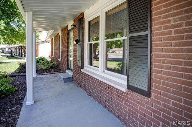 421 Montana Street, Bethalto, IL 62010