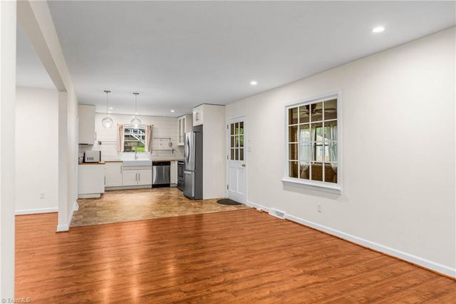 5024 Timbrook Lane, Winston-salem, NC 27103