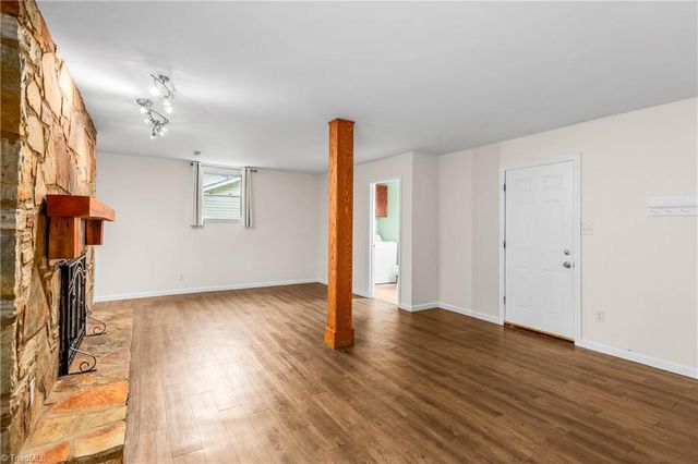 5024 Timbrook Lane, Winston-salem, NC 27103