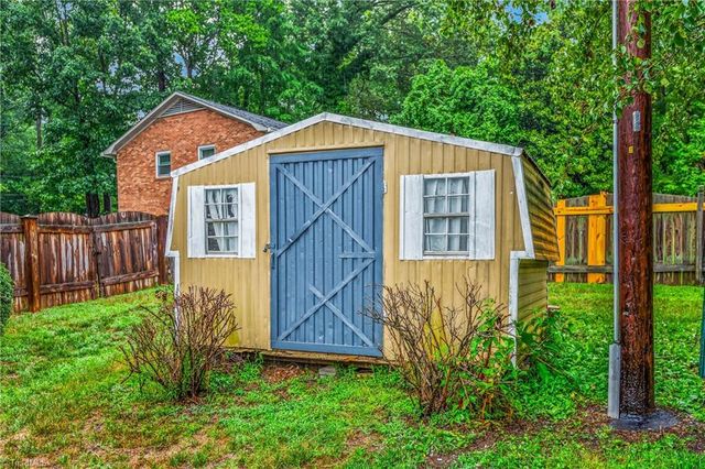 5024 Timbrook Lane, Winston-salem, NC 27103
