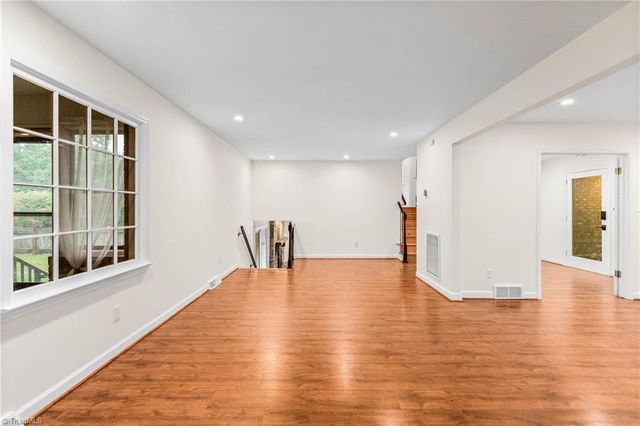 5024 Timbrook Lane, Winston-salem, NC 27103
