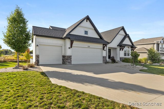 3221 Rocaway Drive, Hudsonville, MI 49426