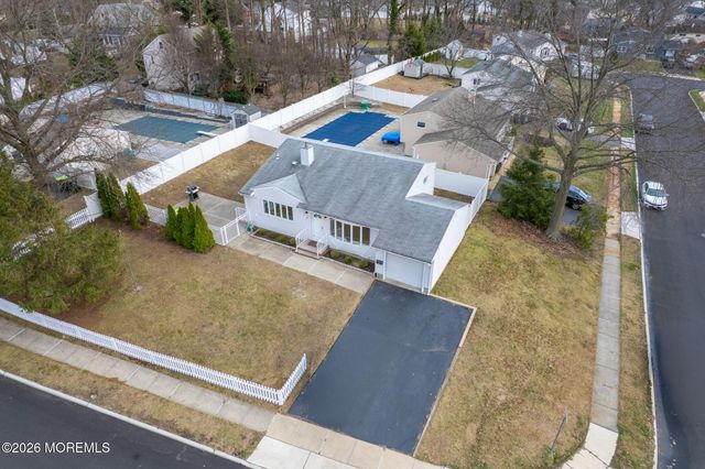 5 Barrier Drive, Hazlet, NJ 07730