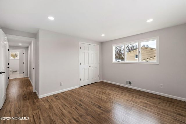 5 Barrier Drive, Hazlet, NJ 07730