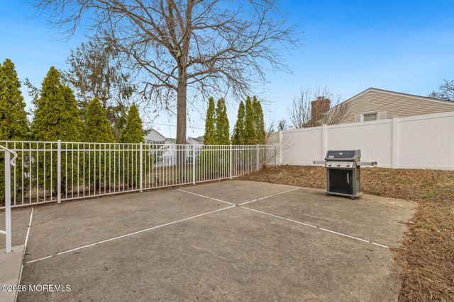 5 Barrier Drive, Hazlet, NJ 07730