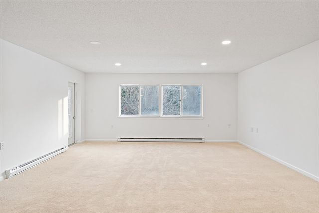 30 Argyle Avenue 206, Riverside, RI 02915