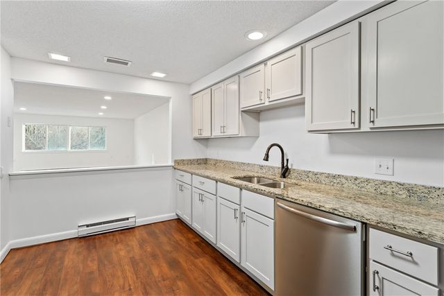 30 Argyle Avenue 206, Riverside, RI 02915