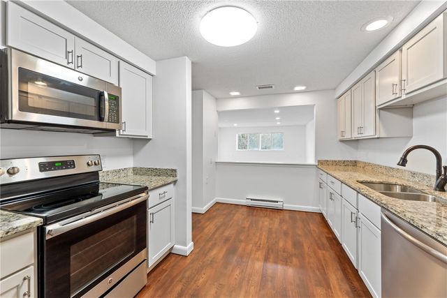 30 Argyle Avenue 206, Riverside, RI 02915