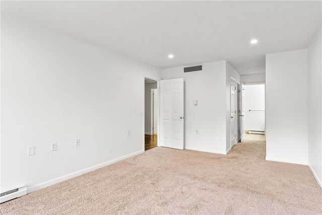 30 Argyle Avenue 206, Riverside, RI 02915