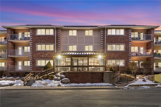 30 Argyle Avenue 206, Riverside, RI 02915