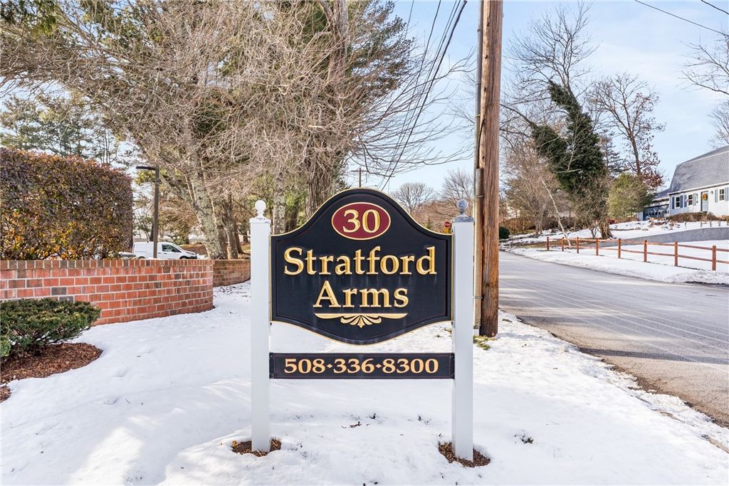 30 Argyle Avenue 206, Riverside, RI 02915
