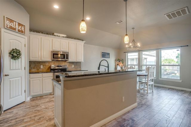 700 Westgate Drive, Aledo, TX 76008