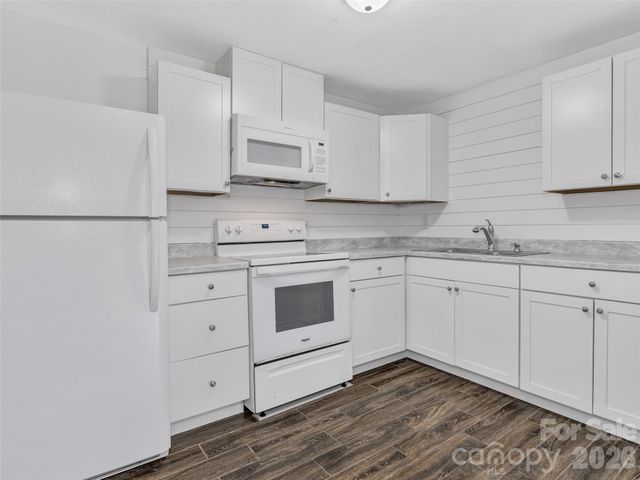 114 Elden Street, Hendersonville, NC 28791