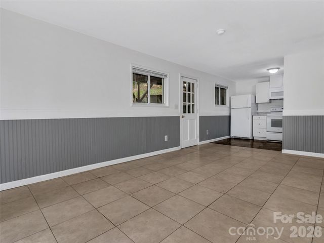 114 Elden Street, Hendersonville, NC 28791