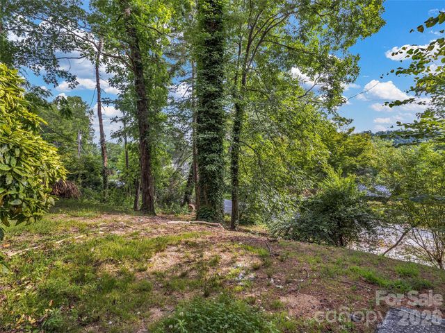 114 Elden Street, Hendersonville, NC 28791