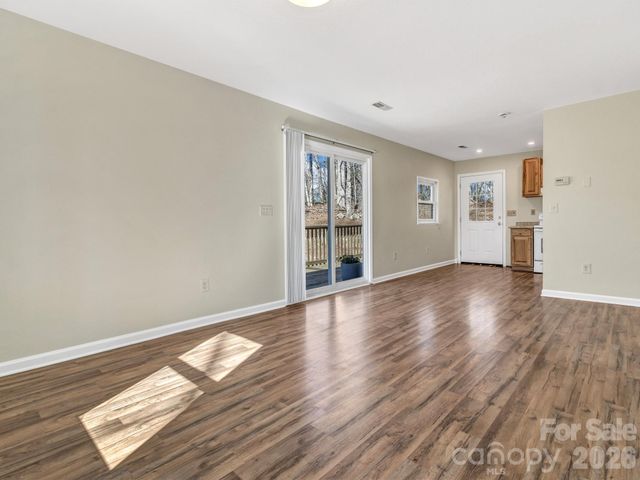 114 Elden Street, Hendersonville, NC 28791