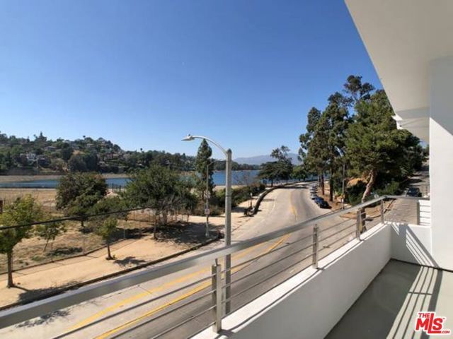 1900 SILVER 208, Los Angeles, CA 90039