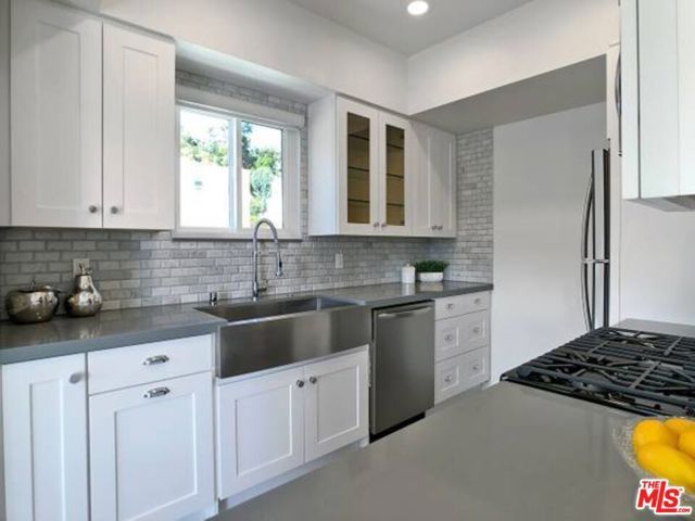 1900 SILVER 208, Los Angeles, CA 90039