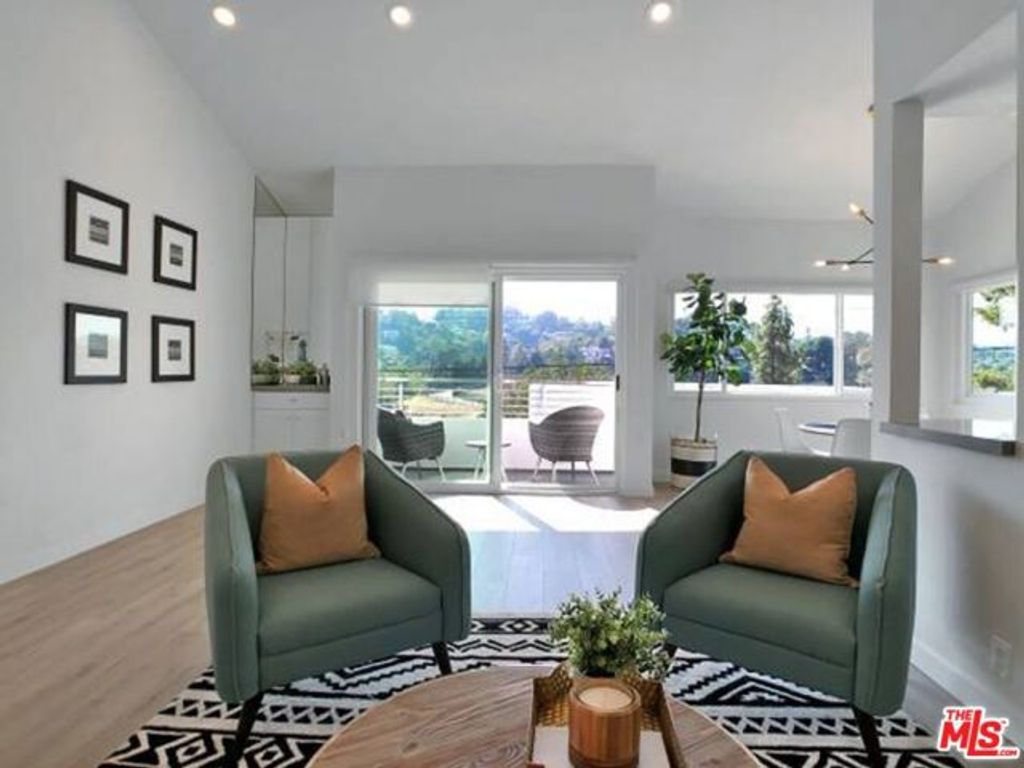 1900 SILVER 208, Los Angeles, CA 90039