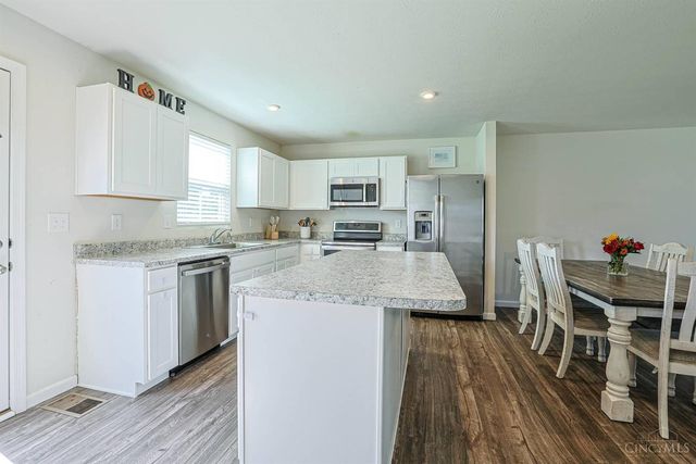 210 Wooded Ridge Drive, Batavia Twp, OH 45102