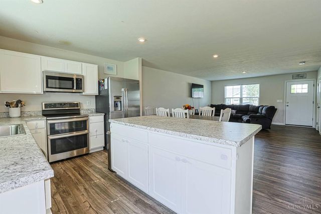 210 Wooded Ridge Drive, Batavia Twp, OH 45102
