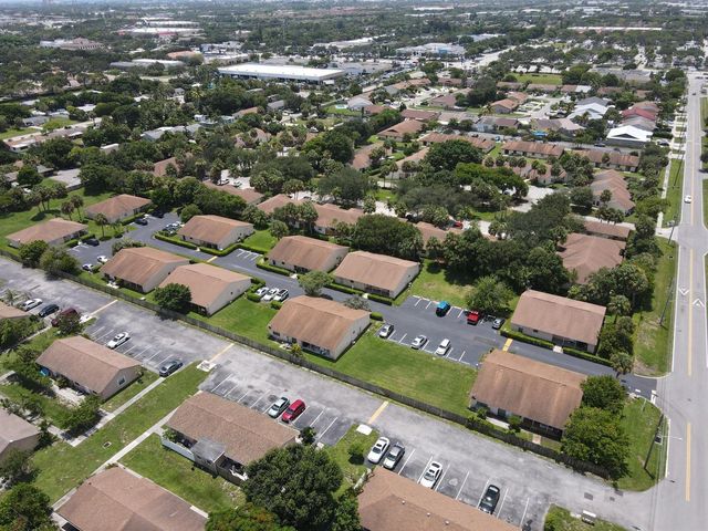 3820 Harwood Street, West Palm Beach, FL 33403
