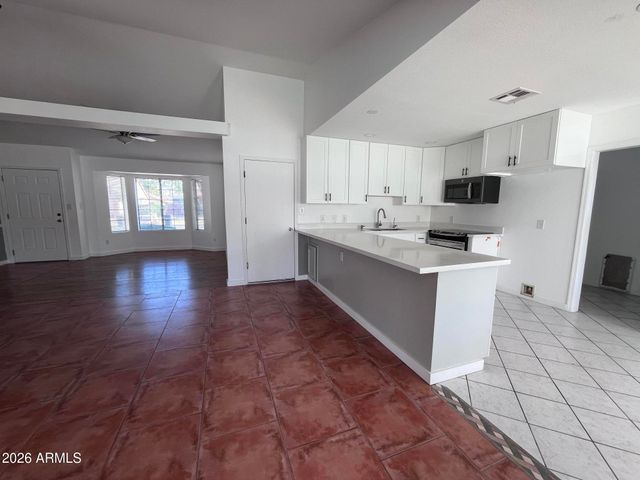 470 E SAN ANGELO Avenue, Gilbert, AZ 85234