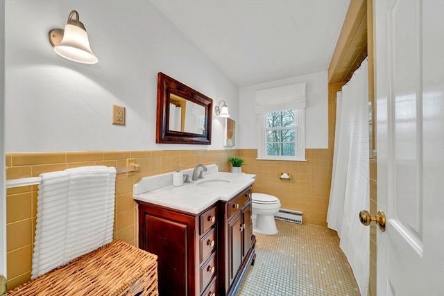 24 John Alden St, Holden, MA 01520