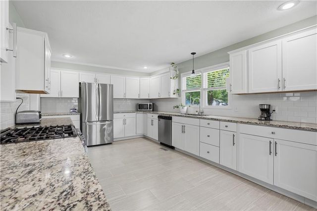 9500 E 79th Terrace, Raytown, MO 64138
