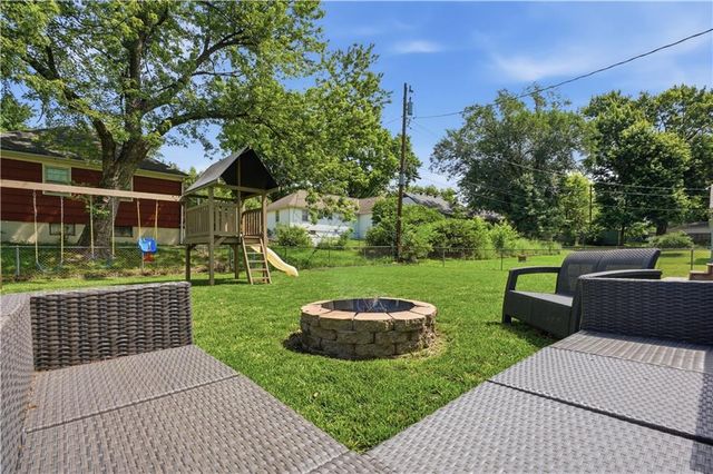 9500 E 79th Terrace, Raytown, MO 64138