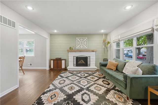 9500 E 79th Terrace, Raytown, MO 64138