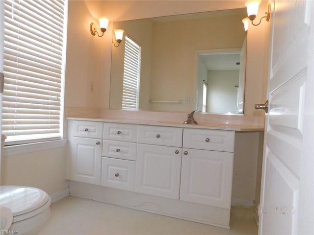 2381 Wessington DR, Virginia Beach, VA 23454