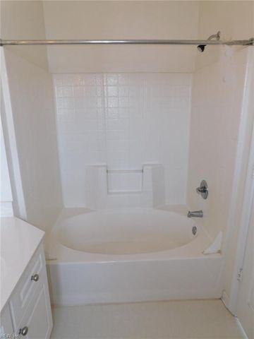 2381 Wessington DR, Virginia Beach, VA 23454