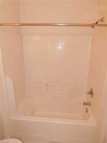 2381 Wessington DR, Virginia Beach, VA 23454