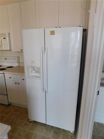 2381 Wessington DR, Virginia Beach, VA 23454