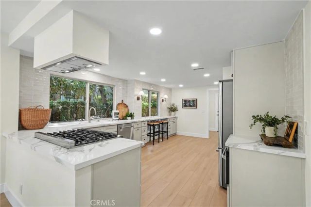 6 Canyon Ridge, Irvine, CA 92603