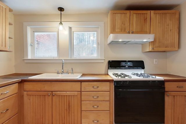 371 Burton Highway, Wilton, NH 03086