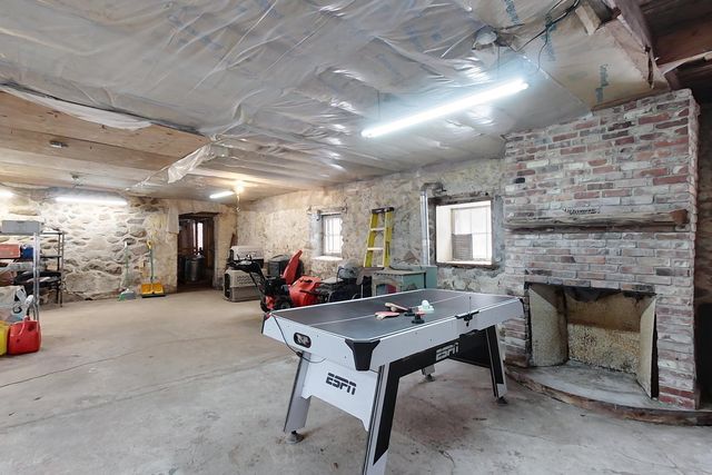 371 Burton Highway, Wilton, NH 03086