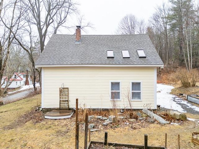 371 Burton Highway, Wilton, NH 03086