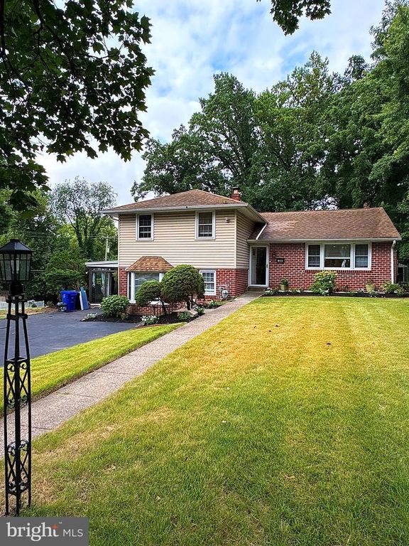 100 BONCOUER RD, Cheltenham, PA 19012
